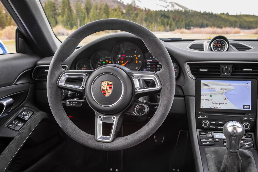 Торпедо Porsche 911 Carrera GTS Cabriolet (991) 2017 года  (NA) (фото 5 из 30)